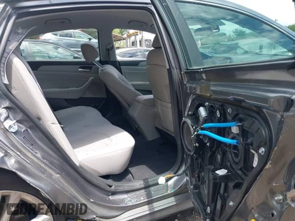 2018 Hyundai Sonata SEL with VIN 5NPE34AF6JH648759, listed as a IAAI auction lot 42333594 with 47,466 mi miles and . Bid and sale history available at DreamBid. Image 8.