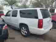 2009 Chevrolet Suburban 1LT z VIN 1GNFC260X9J108211, wystawiony jako IAAI lot #42237663 z przebiegiem Nie podano mil oraz . Historia ofert i sprzedaży dostępna na DreamBid. Obrazek 3.