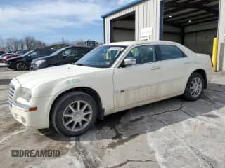 2010 Chrysler 300 C с VIN 2C3CK6CT5AH172641, выставлен на аукционе Copart как лот 45582435 с пробегом 30 074 миль миль и Списание • Salvage title. История ставок и продаж доступна на DreamBid. Изображение 1.