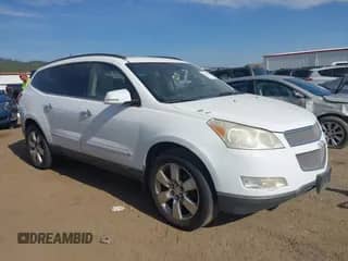 2009 Chevrolet Traverse LTZ z VIN 1GNEV33D19S154510, wystawiony jako IAAI lot #43420761 z przebiegiem 213 521 mil mil oraz . Historia ofert i sprzedaży dostępna na DreamBid. Obrazek 1.