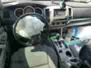 2011 Toyota Tacoma с VIN 3TMLU4EN3BM065292, выставлен на аукционе Copart как лот 70822815 с пробегом 134 942 миль миль и Списание • Salvage title. История ставок и продаж доступна на DreamBid. Изображение 8.