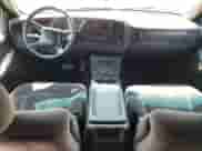 2002 Chevrolet Silverado 2500HD LT с VIN 1GCHK29132E134995, выставлен на аукционе Copart как лот 69037635 с пробегом 148 116 миль миль и Списание • Salvage title. История ставок и продаж доступна на DreamBid. Изображение 8.