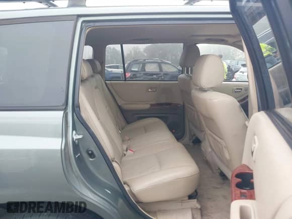 2005 Toyota Highlander с VIN JTEEP21A350082409, выставлен на аукционе IAAI как лот 43298741 с пробегом 141 064 миль миль и . История ставок и продаж доступна на DreamBid. Изображение 8.