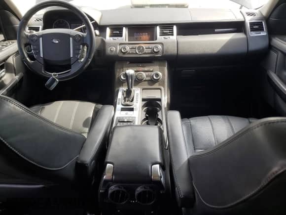 2013 Land Rover Range Rover Sport SC с VIN SALSH2E4XDA776282, выставлен на аукционе Copart как лот 62350365 с пробегом 122 403 миль миль и Чистый • Clean title. История ставок и продаж доступна на DreamBid. Изображение 8.