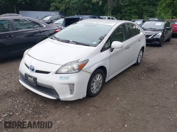 2013 Toyota Prius with VIN JTDKN3DP2D3042936, listed as a IAAI auction lot 42605312 with 200,701 mi miles and . Bid and sale history available at DreamBid. Image 2.