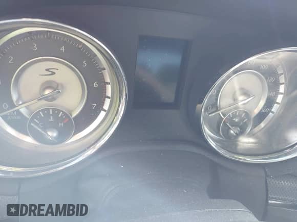 2014 Chrysler 300 S с VIN 2C3CCABT9EH100834, выставлен на аукционе IAAI как лот 41029312 с пробегом Не указан миль и . История ставок и продаж доступна на DreamBid. Изображение 7.