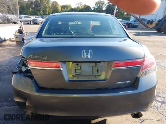 2011 Honda Accord SE z VIN 1HGCP2F61BA156725, wystawiony jako IAAI lot #43347848 z przebiegiem 168 046 mil mil oraz . Historia ofert i sprzedaży dostępna na DreamBid. Obrazek 16.