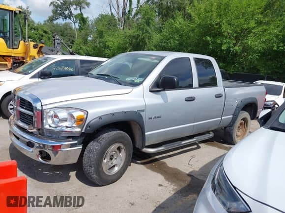 2008 Dodge 1500 SLT z VIN 1D7HU18218S514707, wystawiony jako IAAI lot #42674211 z przebiegiem 279 542 mil mil oraz . Historia ofert i sprzedaży dostępna na DreamBid. Obrazek 14.