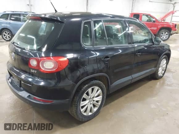 2009 Volkswagen Tiguan S с VIN WVGAV75N29W005001, выставлен на аукционе IAAI как лот 42049456 с пробегом 132 877 миль миль и . История ставок и продаж доступна на DreamBid. Изображение 4.