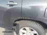 2008 Toyota Highlander z VIN JTEDS41A582050155, wystawiony jako IAAI lot #43231639 z przebiegiem 288 540 mil mil oraz . Historia ofert i sprzedaży dostępna na DreamBid. Obrazek 12.