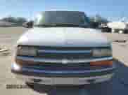 1998 Chevrolet Blazer LT z VIN 1GNDT13W0W2139791, wystawiony jako Copart lot #82224464 z przebiegiem 171 508 mil mil oraz Nie do naprawy • Non repairable. Historia ofert i sprzedaży dostępna na DreamBid. Obrazek 5.