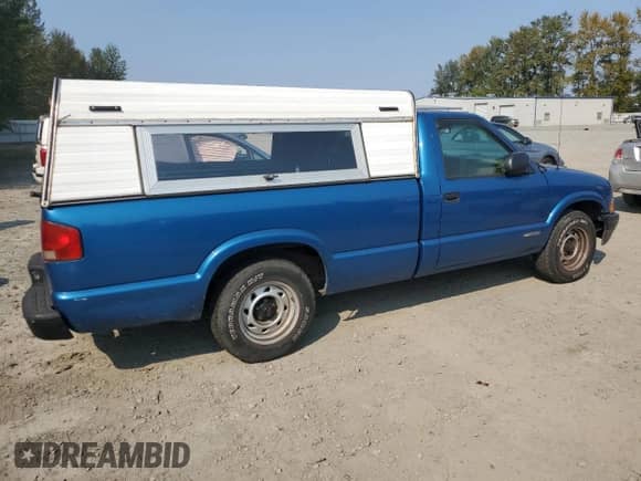 2001 Chevrolet S-10 LS z VIN 1GCCS14W718200680, wystawiony jako Copart lot #70709394 z przebiegiem 273 959 mil mil oraz Czysty tytuł • Clean title. Historia ofert i sprzedaży dostępna na DreamBid. Obrazek 3.