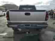 2004 Chevrolet Silverado 2500 LS z VIN 1GCGC23UX4F130368, wystawiony jako Copart lot #44360215 z przebiegiem 309 128 mil mil oraz Szkoda całkowita • Salvage title. Historia ofert i sprzedaży dostępna na DreamBid. Obrazek 6.