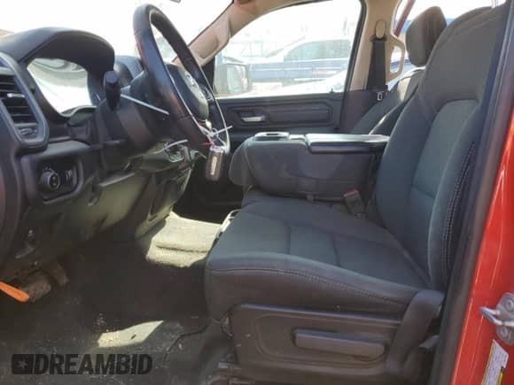 2020 Ram 1500 Tradesman с VIN 1C6SRECG8LN317785, выставлен на аукционе Copart как лот 44180635 с пробегом 137 426 миль миль и Списание • Salvage title. История ставок и продаж доступна на DreamBid. Изображение 7.