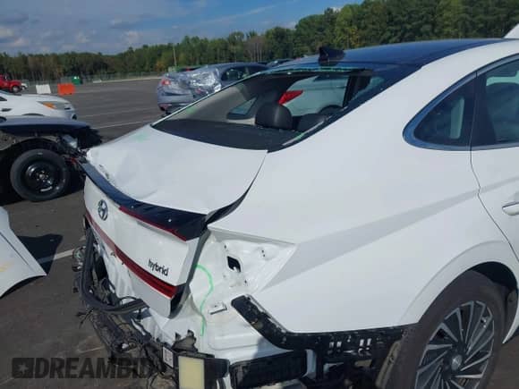 2023 Hyundai Sonata Limited с VIN KMHL54JJ0PA061085, выставлен на аукционе IAAI как лот 43328208 с пробегом 21 423 миль миль и . История ставок и продаж доступна на DreamBid. Изображение 18.