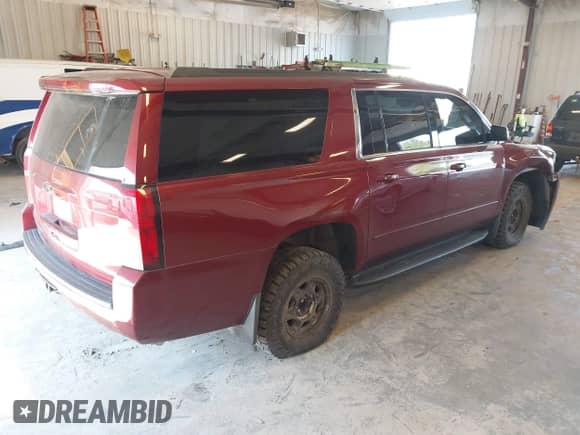 2017 Chevrolet Suburban LT с VIN 1GNSKHKC0HR258624, выставлен на аукционе IAAI как лот 43197028 с пробегом 182 042 миль миль и . История ставок и продаж доступна на DreamBid. Изображение 4.