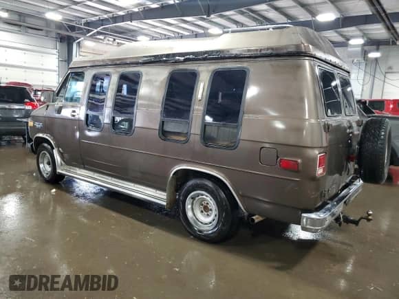 1984 Chevrolet Chevy Van с VIN 1GCEG25H9E7160968, выставлен на аукционе Copart как лот 69109245 с пробегом 73 659 миль миль и Списание • Salvage title. История ставок и продаж доступна на DreamBid. Изображение 2.