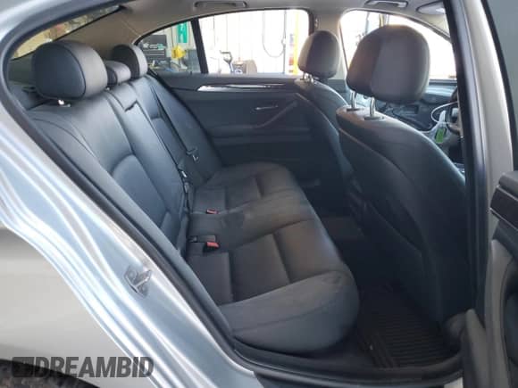 2015 BMW 5 Series 535d xDrive z VIN WBAFV3C50FD686494, wystawiony jako Copart lot #45601615 z przebiegiem 128 181 mil mil oraz Szkoda całkowita • Salvage title. Historia ofert i sprzedaży dostępna na DreamBid. Obrazek 10.