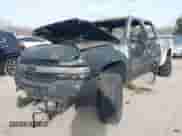 2002 Chevrolet Silverado 2500HD LT с VIN 1GCHK23112F222642, выставлен на аукционе IAAI как лот 41453480 с пробегом Не указан миль и . История ставок и продаж доступна на DreamBid. Изображение 2.