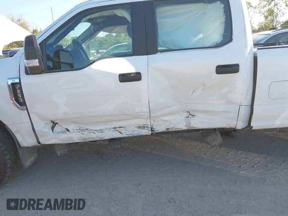 2022 Ford F-250 XL with VIN 1FT7W2BN1NEE71585, listed as a IAAI auction lot 43236548 with 16,826 mi miles and . Bid and sale history available at DreamBid. Image 6.