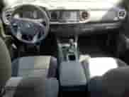 2022 Toyota Tacoma SR z VIN 3TYSZ5AN4NT074178, wystawiony jako Copart lot #67775625 z przebiegiem 20 776 mil mil oraz Szkoda całkowita • Salvage title. Historia ofert i sprzedaży dostępna na DreamBid. Obrazek 8.