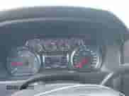 2017 Chevrolet Silverado 2500HD LTZ z VIN 1GC1KWEY0HF129767, wystawiony jako IAAI lot #42520339 z przebiegiem 179 498 mil mil oraz . Historia ofert i sprzedaży dostępna na DreamBid. Obrazek 7.