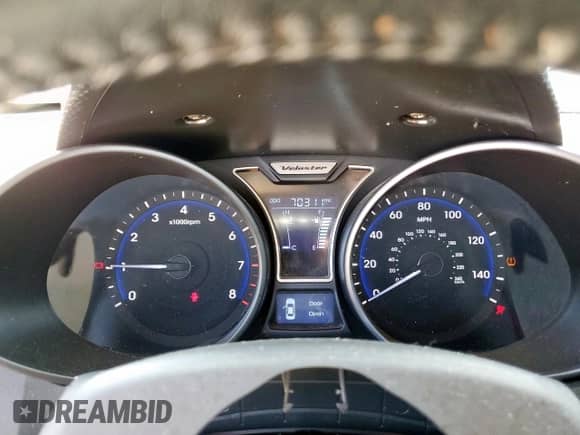 2013 Hyundai Veloster Turbo z VIN KMHTC6AE6DU115245, wystawiony jako Copart lot #84569985 z przebiegiem 70 311 mil mil oraz Szkoda całkowita • Salvage title. Historia ofert i sprzedaży dostępna na DreamBid. Obrazek 9.