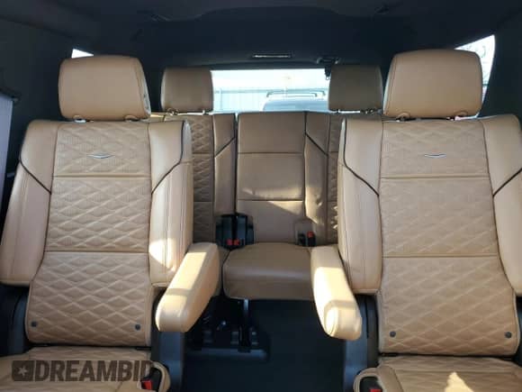 2023 Cadillac Escalade 4WD Sport z VIN 1GYS4FKL4PR168750, wystawiony jako Copart lot #55077645 z przebiegiem 58 109 mil mil oraz Szkoda całkowita • Salvage title. Historia ofert i sprzedaży dostępna na DreamBid. Obrazek 10.