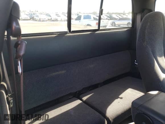 1999 Dodge Dakota SLT z VIN 1B7GG22Y0XS235487, wystawiony jako Copart lot #67135275 z przebiegiem 142 222 mil mil oraz Czysty tytuł • Clean title. Historia ofert i sprzedaży dostępna na DreamBid. Obrazek 10.