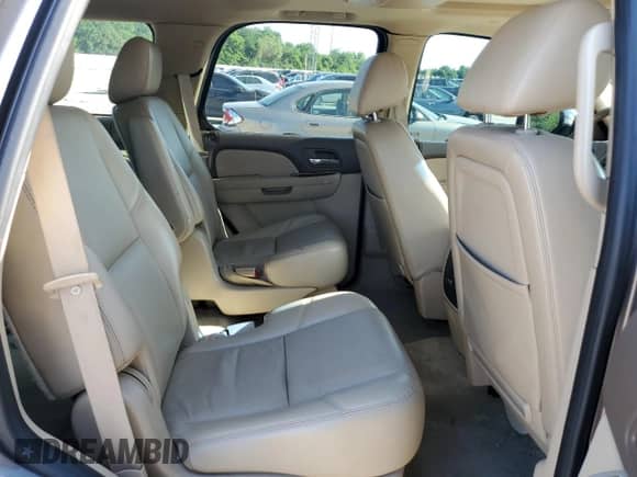 2011 Chevrolet Tahoe LTZ z VIN 1GNSCCE09BR391679, wystawiony jako Copart lot #58002025 z przebiegiem 220 094 mil mil oraz Szkoda całkowita • Salvage title. Historia ofert i sprzedaży dostępna na DreamBid. Obrazek 11.