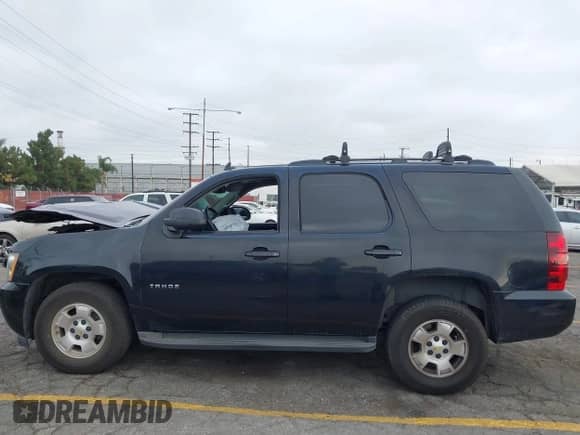 2011 Chevrolet Tahoe LS с VIN 1GNSCAE02BR364800, выставлен на аукционе IAAI как лот 43368230 с пробегом 171 865 миль миль и . История ставок и продаж доступна на DreamBid. Изображение 14.