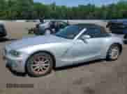 2005 BMW Z4 2.5i with VIN 4USBT33515LR70304, listed as a Copart auction lot 60661185 with 179,862 mi miles and Clean title. Bid and sale history available at DreamBid. Image 1.