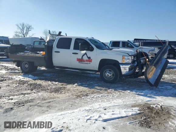2011 Chevrolet Silverado 3500 with VIN 1GB4KZCL2BF125544, listed as a Copart auction lot 45296935 with 216,942 mi miles and Salvage title. Bid and sale history available at DreamBid. Image 4.