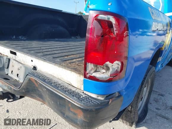 2013 Ram 1500 Tradesman z VIN 1C6RR6FP7DS604344, wystawiony jako IAAI lot #42672067 z przebiegiem 258 220 mil mil oraz . Historia ofert i sprzedaży dostępna na DreamBid. Obrazek 20.