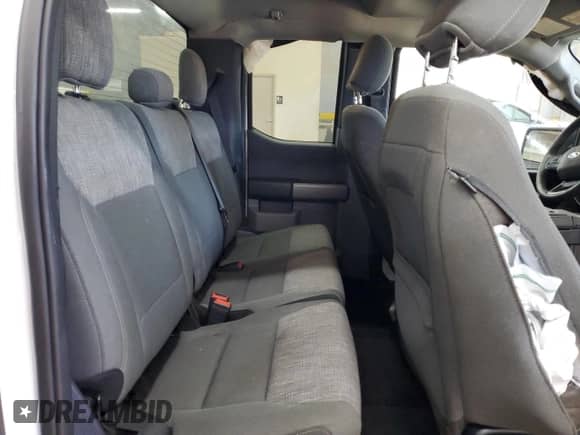 2021 Ford F-150 XL z VIN 1FTFX1E54MKD60933, wystawiony jako Copart lot #84919095 z przebiegiem 173 508 mil mil oraz Czysty tytuł • Clean title. Historia ofert i sprzedaży dostępna na DreamBid. Obrazek 10.