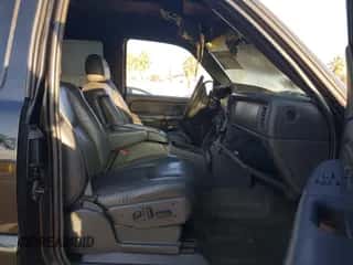 2003 Chevrolet Silverado SS z VIN 2GCEK19N131375845, wystawiony jako IAAI lot #41273504 z przebiegiem 193 725 mil mil oraz . Historia ofert i sprzedaży dostępna na DreamBid. Obrazek 5.