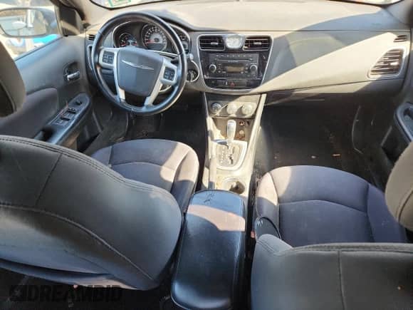 2013 Chrysler 200 Touring with VIN 1C3CCBBB1DN714652, listed as a Copart auction lot 82708725 with 151,536 mi miles and Clean title. Bid and sale history available at DreamBid. Image 8.