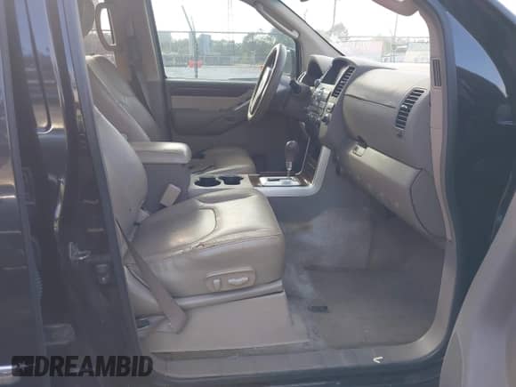 2011 Nissan Pathfinder LE z VIN 5N1AR1NN9BC610416, wystawiony jako IAAI lot #43388796 z przebiegiem 213 917 mil mil oraz . Historia ofert i sprzedaży dostępna na DreamBid. Obrazek 5.