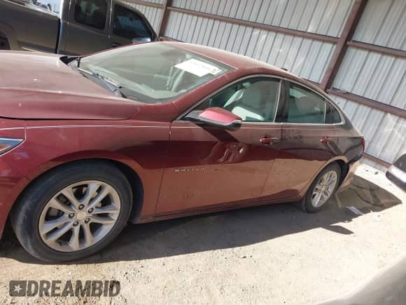 2016 Chevrolet Malibu LT z VIN 1G1ZE5ST3GF169832, wystawiony jako IAAI lot #43037008 z przebiegiem 137 720 mil mil oraz . Historia ofert i sprzedaży dostępna na DreamBid. Obrazek 14.