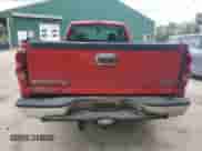 2006 Chevrolet Silverado 1500 Work Truck z VIN 1GCEC14V06E284962, wystawiony jako Copart lot #63103685 z przebiegiem 231 471 mil mil oraz Szkoda całkowita • Salvage title. Historia ofert i sprzedaży dostępna na DreamBid. Obrazek 6.
