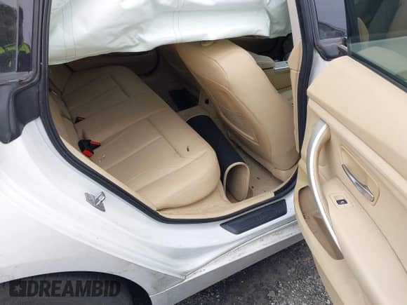 2014 BMW 3 Series 328i Gran Turismo xDrive с VIN WBA3X5C5XED559713, выставлен на аукционе IAAI как лот 42078622 с пробегом 68 233 миль миль и . История ставок и продаж доступна на DreamBid. Изображение 8.