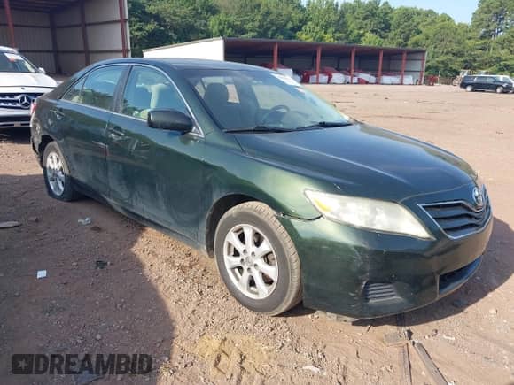 2010 Toyota Camry z VIN 4T1BF3EK9AU563024, wystawiony jako IAAI lot #42859800 z przebiegiem 119 802 mil mil oraz . Historia ofert i sprzedaży dostępna na DreamBid. Obrazek 1.