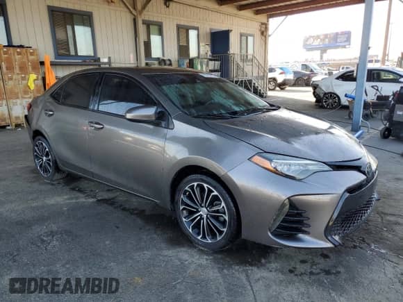 2019 Toyota Corolla LE z VIN 2T1BURHE6KC231141, wystawiony jako Copart lot #82515815 z przebiegiem 81 877 mil mil oraz Szkoda całkowita • Salvage title. Historia ofert i sprzedaży dostępna na DreamBid. Obrazek 4.