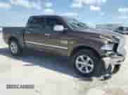 2018 Ram 1500 Laramie z VIN 1C6RR7NT1JS193944, wystawiony jako Copart lot #67109435 z przebiegiem 127 030 mil mil oraz Szkoda całkowita • Salvage title. Historia ofert i sprzedaży dostępna na DreamBid. Obrazek 4.