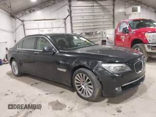 2012 BMW 7 Series 750Li xDrive с VIN WBAKC8C57CC435569, выставлен на аукционе IAAI как лот 41813222 с пробегом 139 751 миль миль и . История ставок и продаж доступна на DreamBid. Изображение 1.
