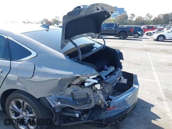 2024 Honda Accord EX-L z VIN 1HGCY2F63RA022208, wystawiony jako IAAI lot #41990361 z przebiegiem 56 296 mil mil oraz . Historia ofert i sprzedaży dostępna na DreamBid. Obrazek 6.