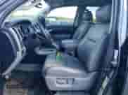 2010 Toyota Tundra Limited z VIN 5TFHY5F15AX155838, wystawiony jako Copart lot #71151675 z przebiegiem 175 653 mil mil oraz Szkoda całkowita • Salvage title. Historia ofert i sprzedaży dostępna na DreamBid. Obrazek 7.