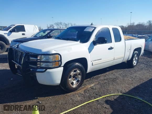 2007 Chevrolet Silverado 1500 1LT с VIN 2GCEC19JX71639564, выставлен на аукционе IAAI как лот 41437574 с пробегом 362 629 миль миль и . История ставок и продаж доступна на DreamBid. Изображение 17.