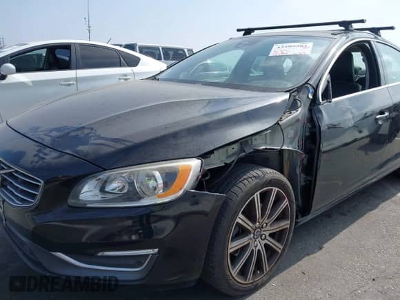 2017 Volvo S60 Inscription с VIN LYV402HK4HB127190, выставлен на аукционе IAAI как лот 42595581 с пробегом 90 291 миль миль и . История ставок и продаж доступна на DreamBid. Изображение 6.