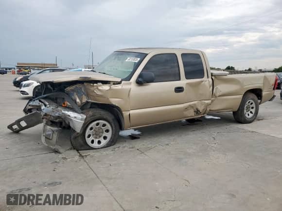 2005 Chevrolet Silverado 1500 Work Truck с VIN 1GCEK19V25E275495, выставлен на аукционе Copart как лот 60153835 с пробегом 378 956 миль миль и Списание • Salvage title. История ставок и продаж доступна на DreamBid. Изображение 1.